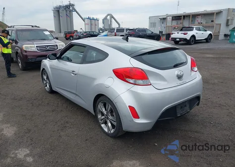 2017 Hyundai Veloster Value Edition z USA, uszkodzony, nr VIN KMHTC6AD6HU322778